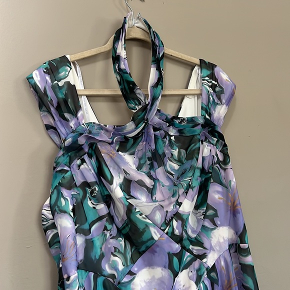 TADASHI SHOJI ARLENE CUTOUT HALTER FLORAL MIDI DRESS - Picture 7 of 16